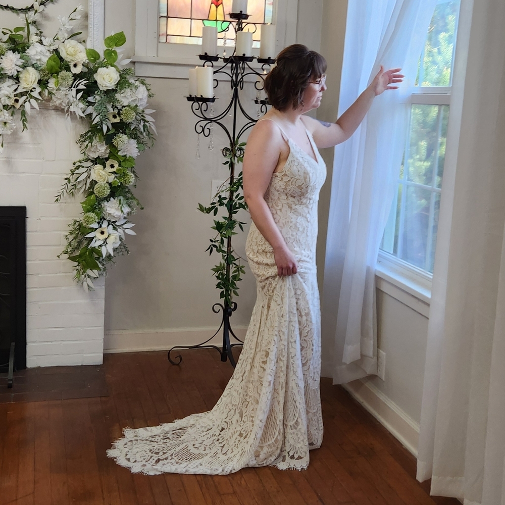 Lulu's Cream Lace Maxi Dress with Train